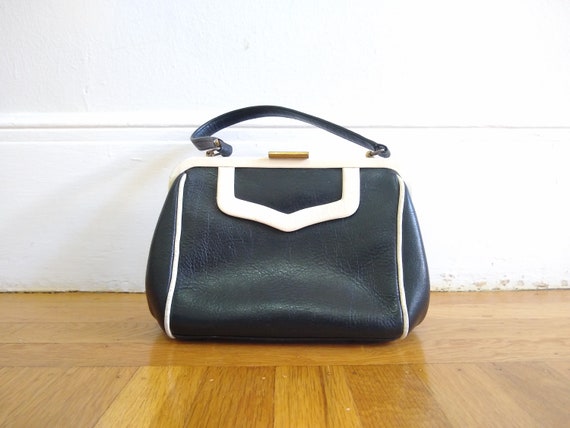 Vintage top handle 1960s leather bag
