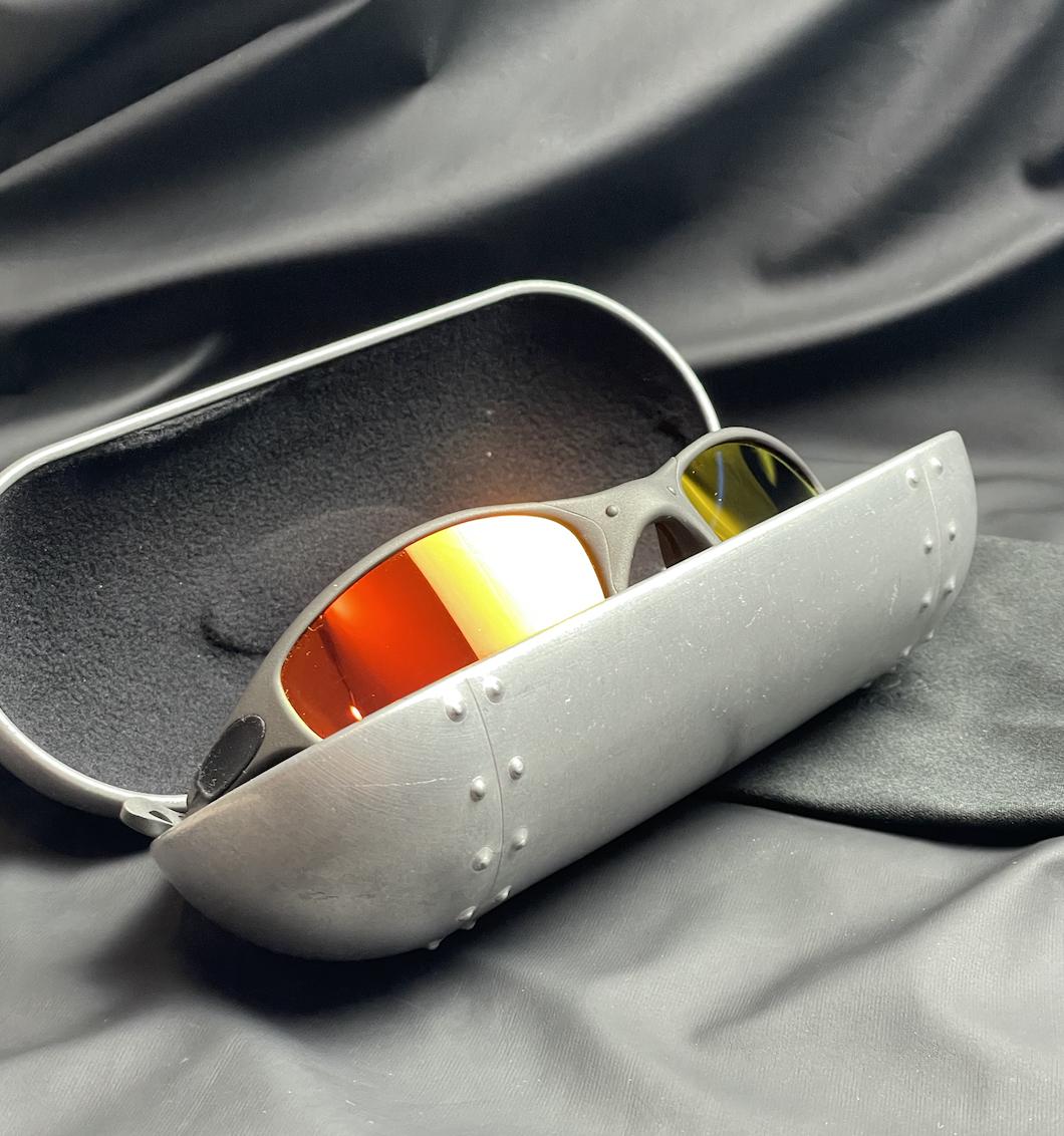 日*4様 Oakley オークリーサングラス　90s usa製 オークリーが1990年代カルチャーに影響を与えたアイウェアを復刻