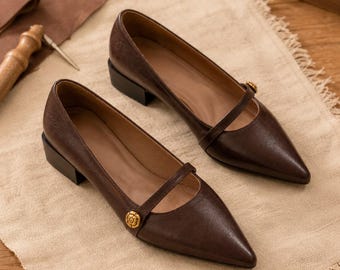 Zapatos de tacón bajo Mary Jane de piel marrón para mujer, con punta afilada, de auténtica piel de oveja, ideales para el trabajo o ocasiones especiales. Tacón de 5 cm. Cómodos y hechos a mano.