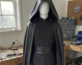 Disfraz inspirado en Kylo Ren de Star Wars: uniforme de guerrero oscuro, atuendo de Halloween.