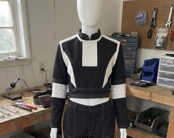 Disfraz de cosplay de Bo-Katan negro inspirado en Star Wars / Traje de vuelo mandaloriano / Base de armadura de beskar hecha a mano