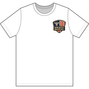 Sweet Defeat USA Shield T-shirt | Amerikansk flagga-lappdesign