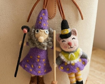 Handmade Needle Felted Wizard and Witch Bag Charm, Magical Halloween Doll Keychain, Unique Fantasy Gift, Whimsical Accessory for Tote