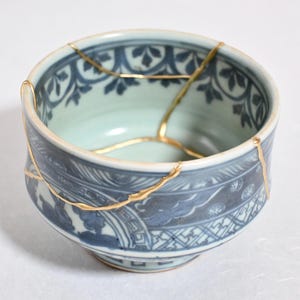 Kintsugi Bowl, Vintage Japanese Blue Ceramics, Handmade Matcha Chawan with Rabbit and Traditional Patterned, Kyoto Pottery, Ring Dish