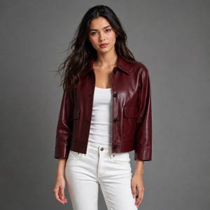 Chaqueta corta de piel sintética color granate, abrigo urbano burdeos, chaqueta holgada abotonada color rojo vino.