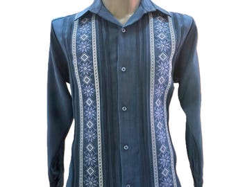 Guayabera Modelo: Keten Azul Petróleo