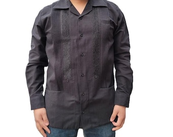 Guayabera Modelo: Regilla Negra/BLK, 2 bolsas/poket & una pequeña/1 small 100% Lino/Linen
