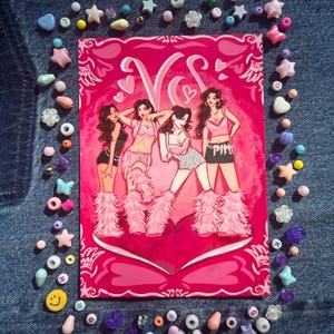 Pokaz mody Twice INSPIRED – ręcznie rysowany wydruk artystyczny K-Pop (13 x 18 cm)