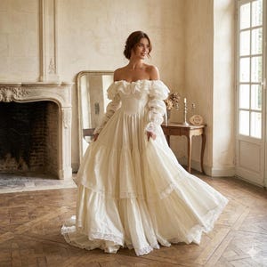 selkie off the shoulder dress Short Floral Lace Wedding Dress Selkie US 10