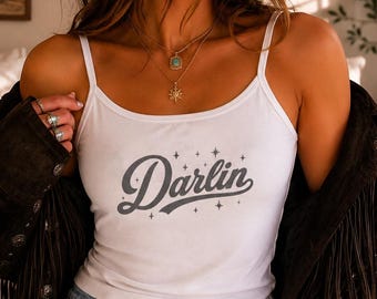 Darlin Spaghetti Strap Tank Top, Country Konzert Outfit, Retro Script Grafik
