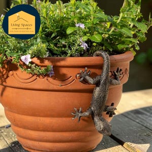Gecko Pot Hanger Sculpture, Vintage Bronze Lizard Planter Decor, Garden Ornament, Outdoor Patio Art