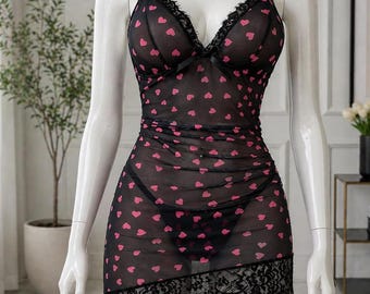 Vestido de lencería sexy de malla transparente: camisón ajustado fruncido con ribete de encaje y estampados florales/de corazones.