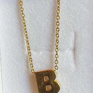 Vintage Avon Gold Tone Initial B Necklace
