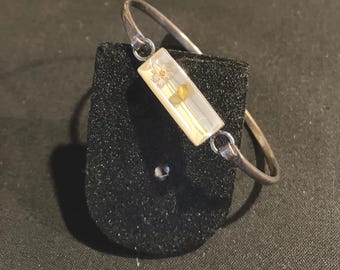 Sterling Silver 925 Pressed Flower Bangle Bracelet – Minimalist Floral Inlay – Nature Inspired Jewelry