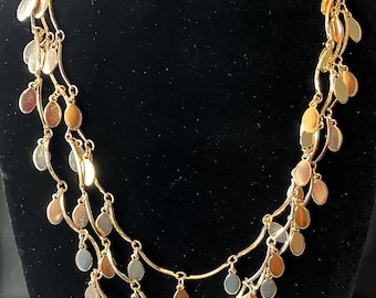 Złoty, warstwowy naszyjnik z wiszącą zawieszką, wielorzędowy naszyjnik z zawieszką w kształcie dysku, biżuteria w stylu boho, regulowany łańcuszek, styl vintage