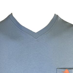Tommy Bahama Men's Breaker Blue T-Shirt V-Neck Bali Skyline Orange Logo (S52) Gift image 6