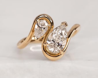 Anello Art Déco con diamanti taglio a pera coltivati in laboratorio da 1,65 ct totali, anello Toi Et Moi, oro giallo massiccio 14k, fascia solitaria da 3 mm, anello You N Me, trend setter