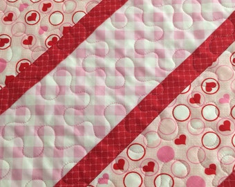 Valentine Table Runner Quilt, Hearts, Pink, Red, Handmade Quilt