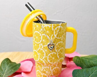 Conjunto de regalo: collar con piedra natal en forma de corazón y mini vaso térmico Starlight Soft Girl.