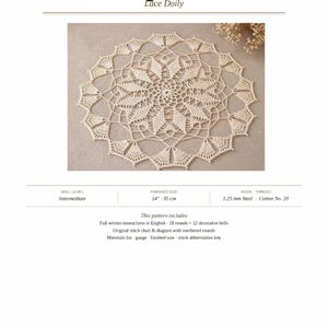 Puede incluir: Un patrón de ganchillo vintage para un tapete de encaje llamado "Campanillas". El tamaño final es de 35 cm. El patrón incluye instrucciones completas, un diagrama de puntos y una lista de materiales. El nivel de habilidad es intermedio.