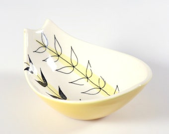 Vintage Stavangerflint Inger Waage leaf dish bowl 1950s Norwegian pottery midcentury modern Scandinavian design