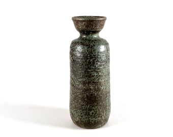 Vintage Mobach Keramiek Vase: Dutch Studio Pottery, Mid-Century Modern