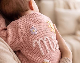 Cardigan per neonati personalizzato lavorato a mano, maglione a maglia grossa con ricami floreali, abbigliamento per neonati in misto cotone