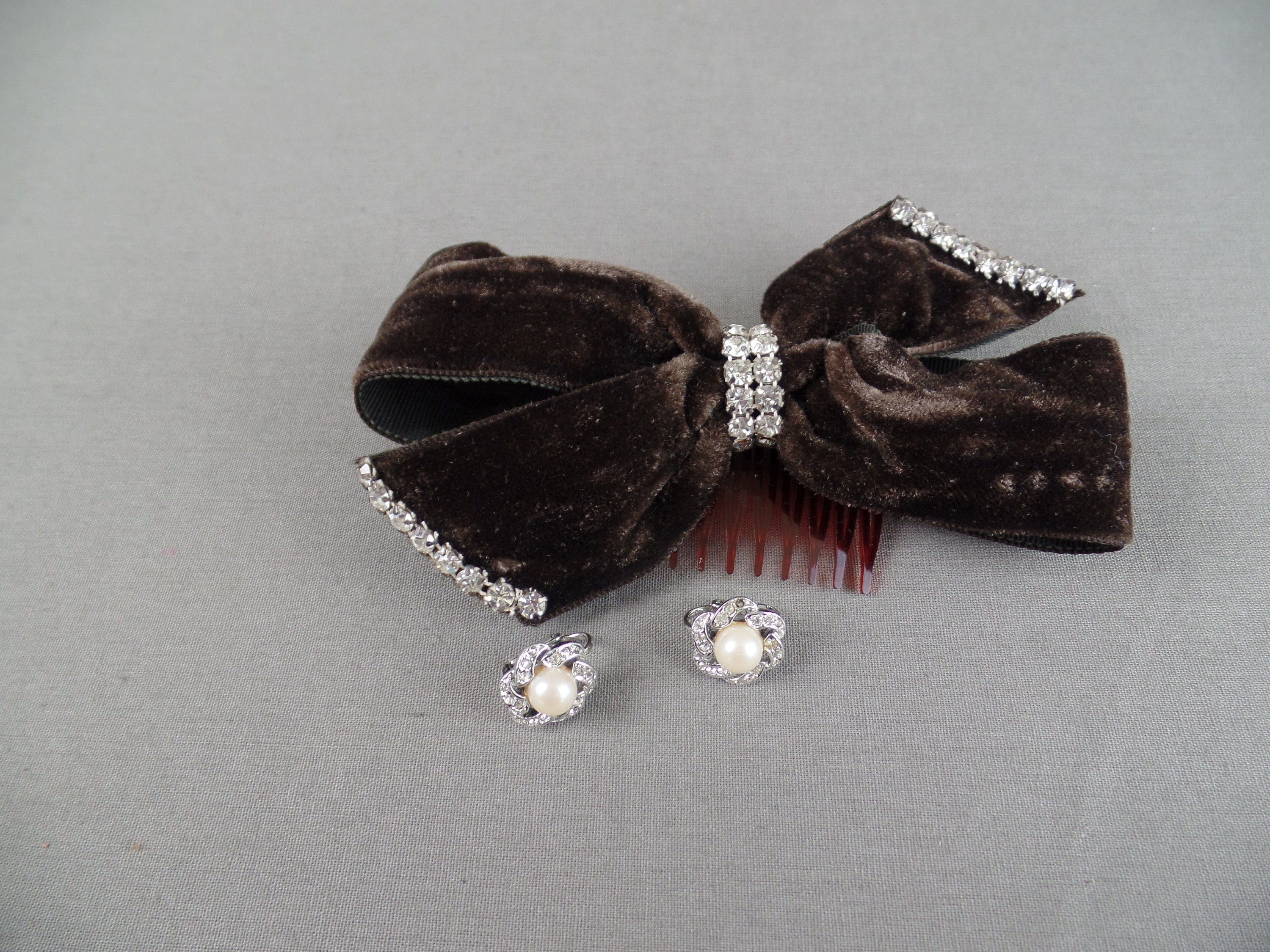 Vintage 1950s Bonwit Teller Therese Ahrens Velvet Hair Bow Comb Pair Retro 8.5” Therese Ahrens - Etsy main image 3