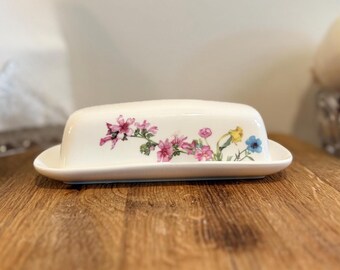 Blue Harbor Botanical Wildflower White Porcelain Covered Butter Dish with Cottagecore Farmhouse Motif