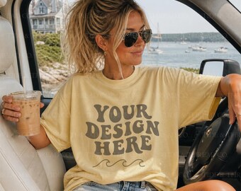 Mockup Comfort Colors 1717 Butter / Mockup T-shirt CC1717 Butter / Mockup Maglietta Comfort Colors Butter / Mockup Lifestyle Auto Costiera