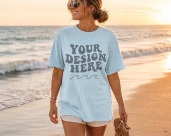 Mockup di t-shirt Chambray Comfort Colors 1717 / Mockup di camicia da spiaggia costiera / Mockup estivo oversize CC1717 / Mockup di t-shirt lifestyle Golden Hour Ocean