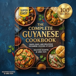 Może przedstawiać: Książka kucharska zatytułowana "The Complete Guyanese Cookbook" ze zdjęciami dań z Gujany. Okładka zawiera tekst i złotą pieczęć z napisem "100 przepisów". Tytuł książki jest w złotych literach, z nazwiskami autorów na dole.