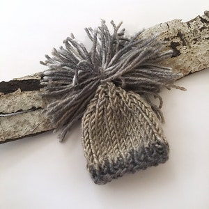Miniatur Strickmütze - Puppenmütze, Haustier- Taupe, Braun, Grau- 4,5 cm Durchmesser