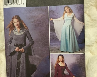 Simplicity Women's Misses Medieval Historical Renaissance Gown Queen Costume Sewing Pattern 9891 UC Uncut FF Size 6-8-10-12