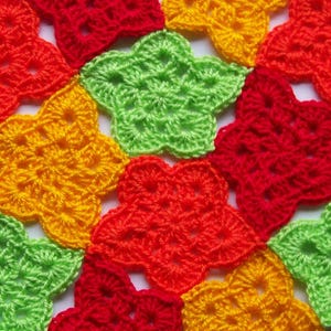 Pentagonal flower Crochet Pattern. Cairo pentagonal tiling, Crochet flower pattern