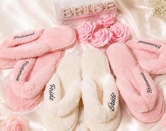 Personalisierte flauschige Flip Flops, Brautjungfer Spa Hausschuhe, Spa-Party Geschenke, Bachelorette Hausschuhe