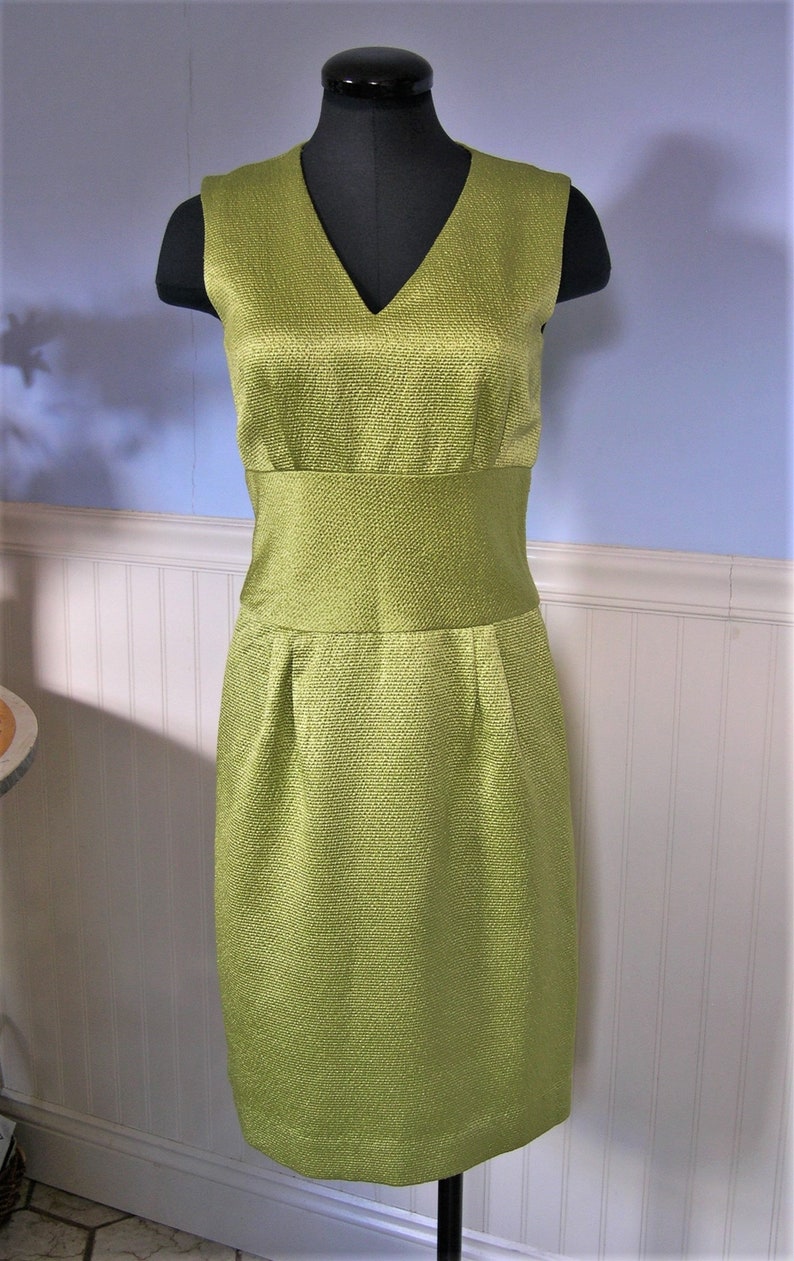 lime green silk sheath Bill Blass dress size 4 cocktailevening wear