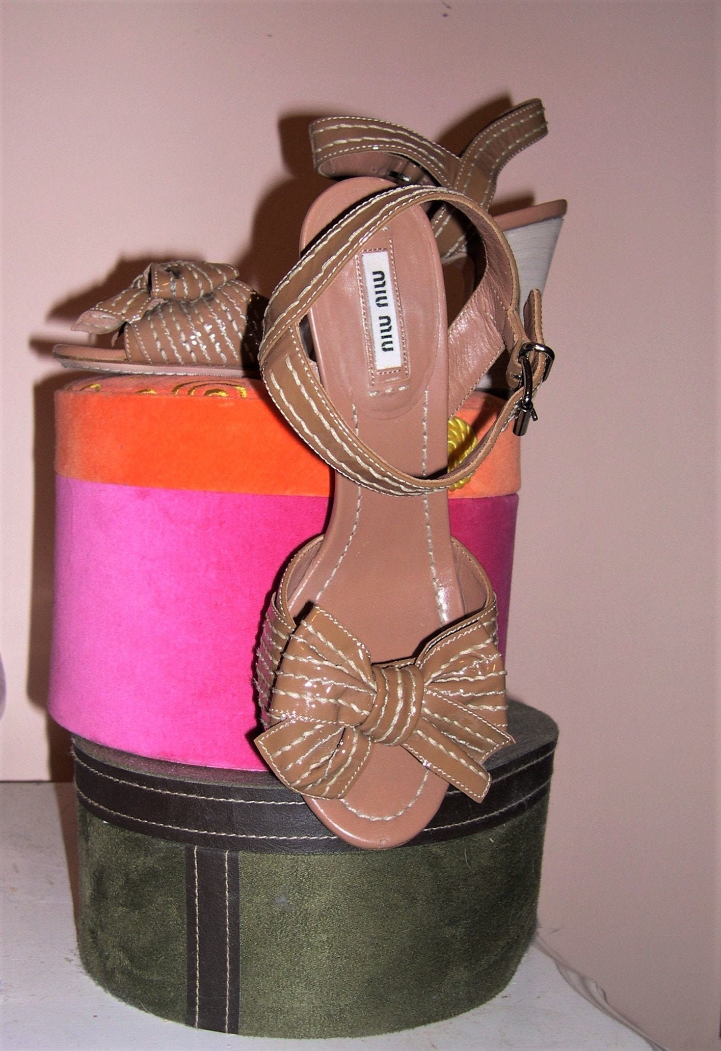 靴 S/S2000 Miu Miu Strap Leather Heels 37 S/S 2000 Miu Miu Kitten Heels Mules (38EU) – Bintagged