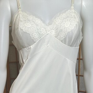 Vintage Vanity Fair kanten onderjurk met kanten rand, witte lingerie maat 38