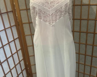 Vintage Jean Vernon White Nylon Full Slip – 1950s 1960s Lace Trim Lingerie, Size 36