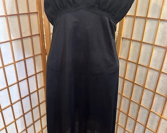 Vintage 1960s Black Nylon Slip Dress – Dutch Maid Size 38 – 3D Bubble Mesh Bodice – Ruffled Lace Trim – Full Slip Lingerie