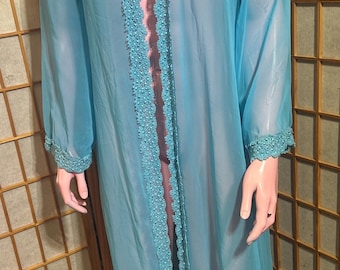 Szlafrok typu peignoir w kolorze turkusowym w stylu vintage | Koronkowy szlafrok z nylonu z lat 60.