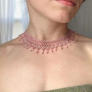 Pastellrosa pärlhalsband, traditionellt ukrainskt Silianka-halsband, fina pärlesmycken