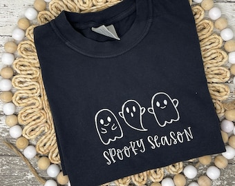 Spooky season crewneck sweatshirt, Halloween sweatshirt, ghost sweatshirt, ghost Tee, pumpkin fall, spooky sweatshirt,Autumn shirt