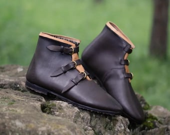 Commanding Knight Leather Ankle Boots | Dark Brown Triple Buckle Handmade | 16th Century Warrior Footwear | Pointed Toe Mens | Tudor LARP