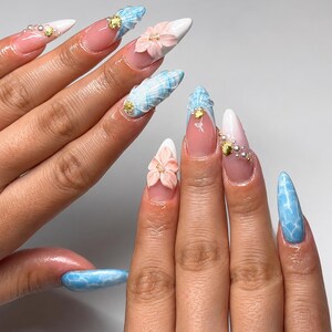 3D Ombre Press-On Nails: Medium Almond, Y2K Freestyle, Beach Nail Art