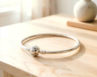 Pandora 925 Silver Classic Bangle — A Simple & Versatile Light Luxury Pick, Sterling Silver Bangle, Moment Charm Bracelet
