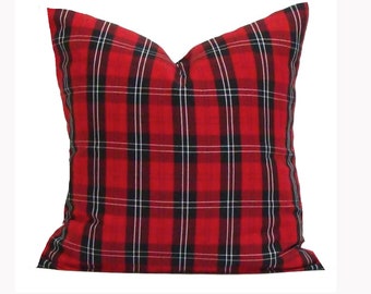 OUTDOOR CHRISTMAS Pillow Cover, Outdoor Farmhouse Pillow, Tartan Plaid Pillow Covers. Farmhouse Christmas Pillow, Red BLACK