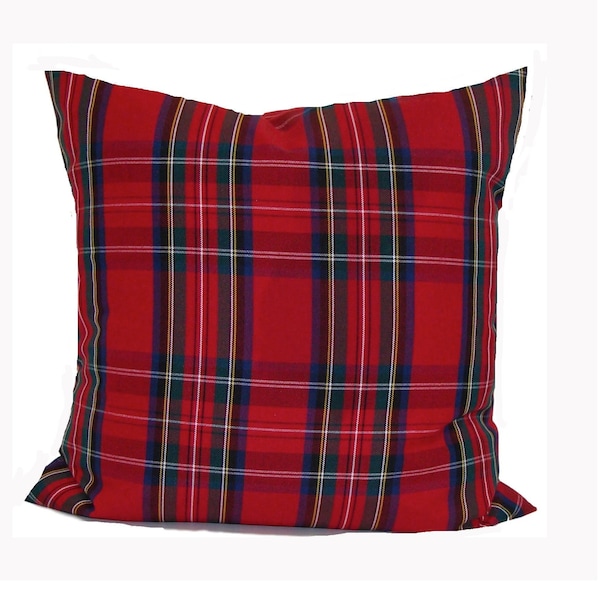 OUTDOOR CHRISTMAS Pillow Cover, Outdoor Farmhouse Christmas Pillow, Red Green Tartan Plaid Pillow Covers, All Sizes