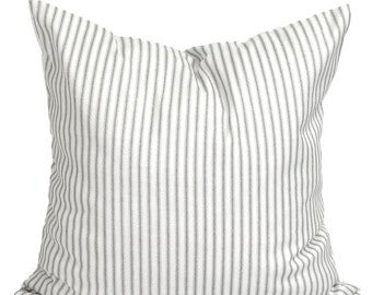 Fundas de almohada a rayas grises para rellenos de 14x14, 18x18 y 16x16 pulgadas.